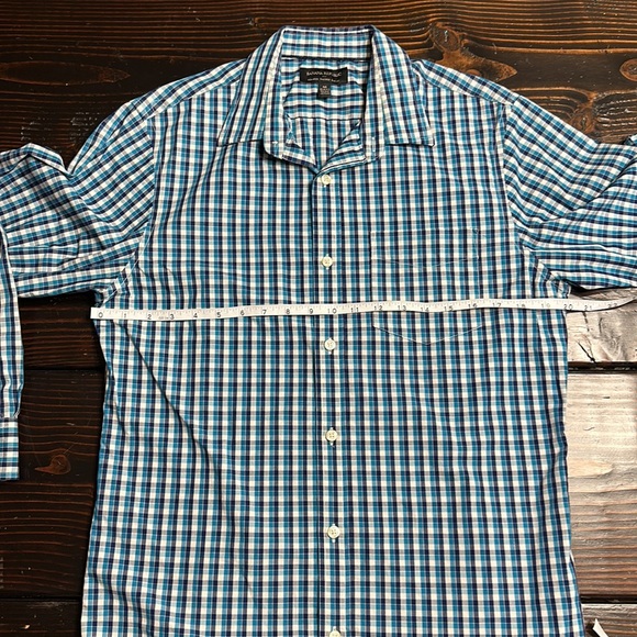 Banana Republic button up/dress shirt size medium 15-15 1/2 : 33/34 - Picture 3 of 3